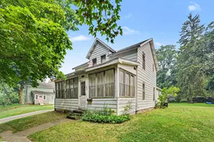 236 Cora St, Allegan, MI 49010 - Photo 2
