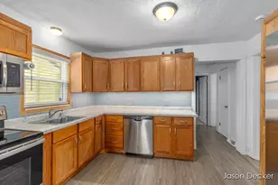 1524 Downey Street, Lansing, MI 48906 - Photo 10