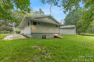 2110 Worden St, Lansing, MI 48910 - Photo 4