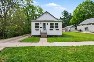78 Westwood St, Hillsdale, MI 49242 - Photo 2