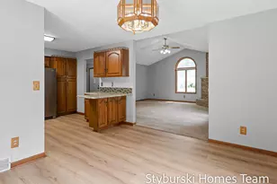 19127 W Spring Lake Rd, Spring Lake, MI 49456 - Photo 12