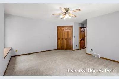 19127 W Spring Lake Road, Spring Lake, MI 49456 - Photo 14