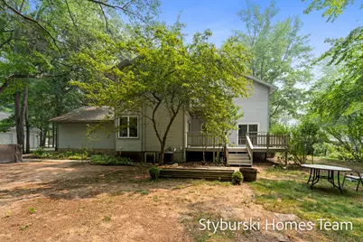 19127 W Spring Lake Road, Spring Lake, MI 49456 - Photo 2