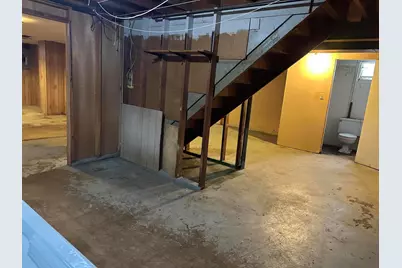 1060 Indiana Avenue, Benton Harbor, MI 49022 - Photo 14