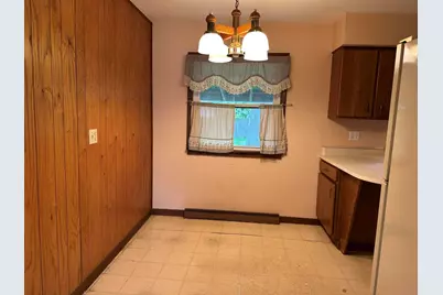 1060 Indiana Avenue, Benton Harbor, MI 49022 - Photo 18