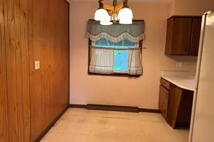 1060 Indiana Ave, Benton Harbor, MI 49022 - Photo 18