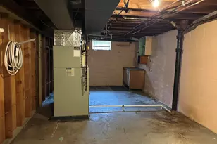 1060 Indiana Ave, Benton Harbor, MI 49022 - Photo 16