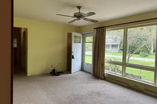 1060 Indiana Ave, Benton Harbor, MI 49022 - Photo 20