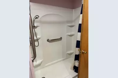 1060 Indiana Avenue, Benton Harbor, MI 49022 - Photo 8