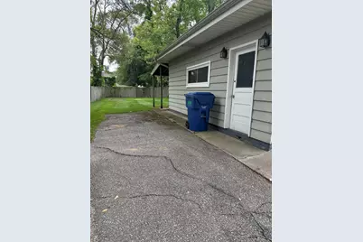 1060 Indiana Avenue, Benton Harbor, MI 49022 - Photo 2