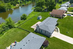 175 Clinton River Dr, Mount Clemens, MI 48043 - Photo 18
