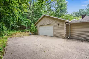 860 E Norton Ave, Muskegon, MI 49444 - Photo 4