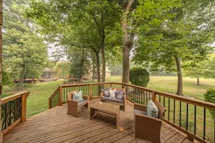 1885 Christy Ct, Rochester, MI 48309 - Photo 2