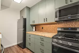 4239 SE Eastcastle Ct SE, Grand Rapids, MI 49508 - Photo 8