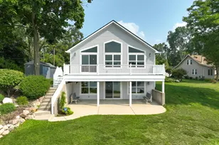 6730 Grand Beach Dr, Brighton, MI 48114 - Photo 2