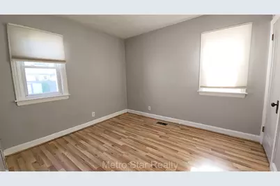353 W Brockton Avenue, Madison Heights, MI 48071 - Photo 10