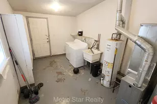 353 W Brockton Ave, Madison Heights, MI 48071 - Photo 8