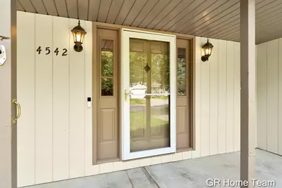 4542 Terry Drive SE, Kentwood, MI 49512 - Photo 10