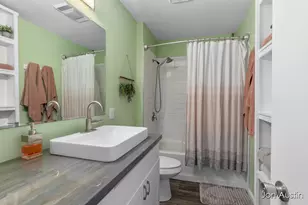 3846 Byron Center Ave SW, Wyoming, MI 49519 - Photo 16