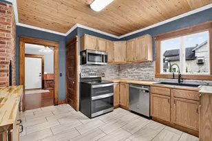 66 Magnolia Ave, Battle Creek, MI 49017 - Photo 8