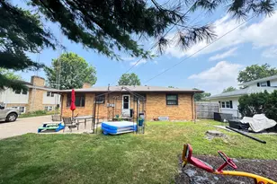 426 Eloise Dr, Benton Harbor, MI 49022 - Photo 4