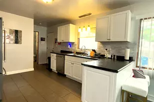426 Eloise Dr, Benton Harbor, MI 49022 - Photo 22