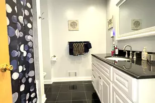 426 Eloise Dr, Benton Harbor, MI 49022 - Photo 10