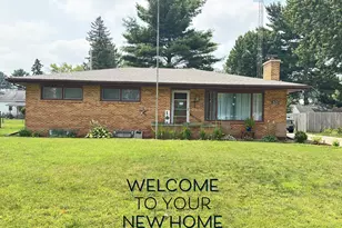426 Eloise Dr, Benton Harbor, MI 49022 - Photo 1