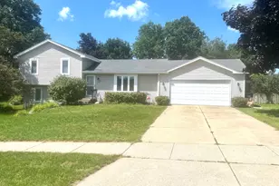 1421 Hollow Ridge Dr NE, Rockford, MI 49341 - Photo 1