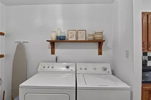574 E Dallas Ave, Madison Heights, MI 48071 - Photo 12