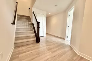 2752 S Spurway Dr, Ann Arbor, MI 48105 - Photo 6