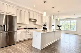 2752 S Spurway Dr, Ann Arbor, MI 48105 - Photo 14