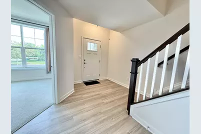 2752 S Spurway Drive, Ann Arbor, MI 48105 - Photo 2