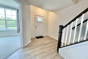 2752 S Spurway Dr, Ann Arbor, MI 48105 - Photo 2
