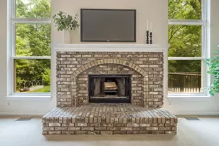 2398 Foxway Dr, Ann Arbor, MI 48105 - Photo 8