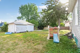 1043 Oakdale St SE, Grand Rapids, MI 49507 - Photo 4