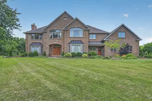 9425 Ravine Ridge Dr SE, Caledonia, MI 49316 - Photo 2