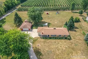 362 Broman St NE, Sparta, MI 49345 - Photo 2
