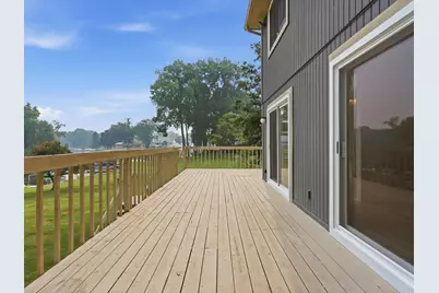 3926 Lakes Edge Drive, Commerce Township, MI 48382 - Photo 8