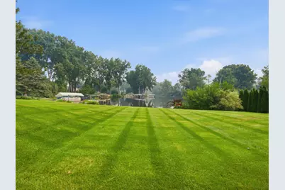 3926 Lakes Edge Drive, Commerce Township, MI 48382 - Photo 6