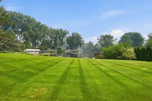 3926 Lakes Edge Dr, Commerce Township, MI 48382 - Photo 6