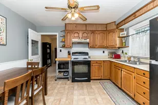 18951 Sunset St, Livonia, MI 48152 - Photo 8
