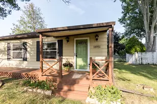 18951 Sunset St, Livonia, MI 48152 - Photo 4