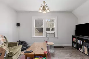 251 W 11th St, Holland, MI 49423 - Photo 14