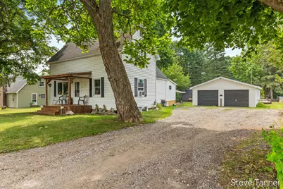 117 W Pine Street, Edmore, MI 48829 - Photo 1