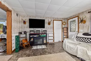 117 W Pine St, Edmore, MI 48829 - Photo 8