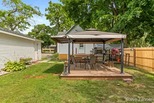 117 W Pine St, Edmore, MI 48829 - Photo 26