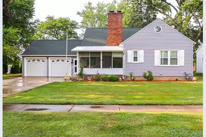 114 E Southeastern Avenue E, Galien, MI 49113 - Photo 1