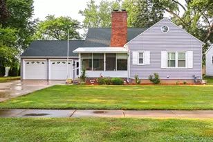 114 E Southeastern Ave E, Galien, MI 49113 - Photo 1