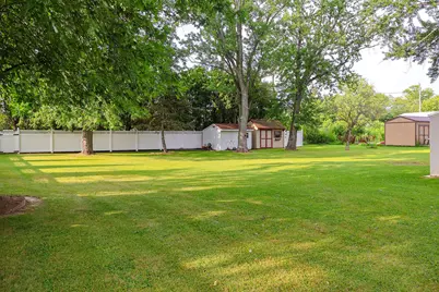 114 E Southeastern Avenue E, Galien, MI 49113 - Photo 2